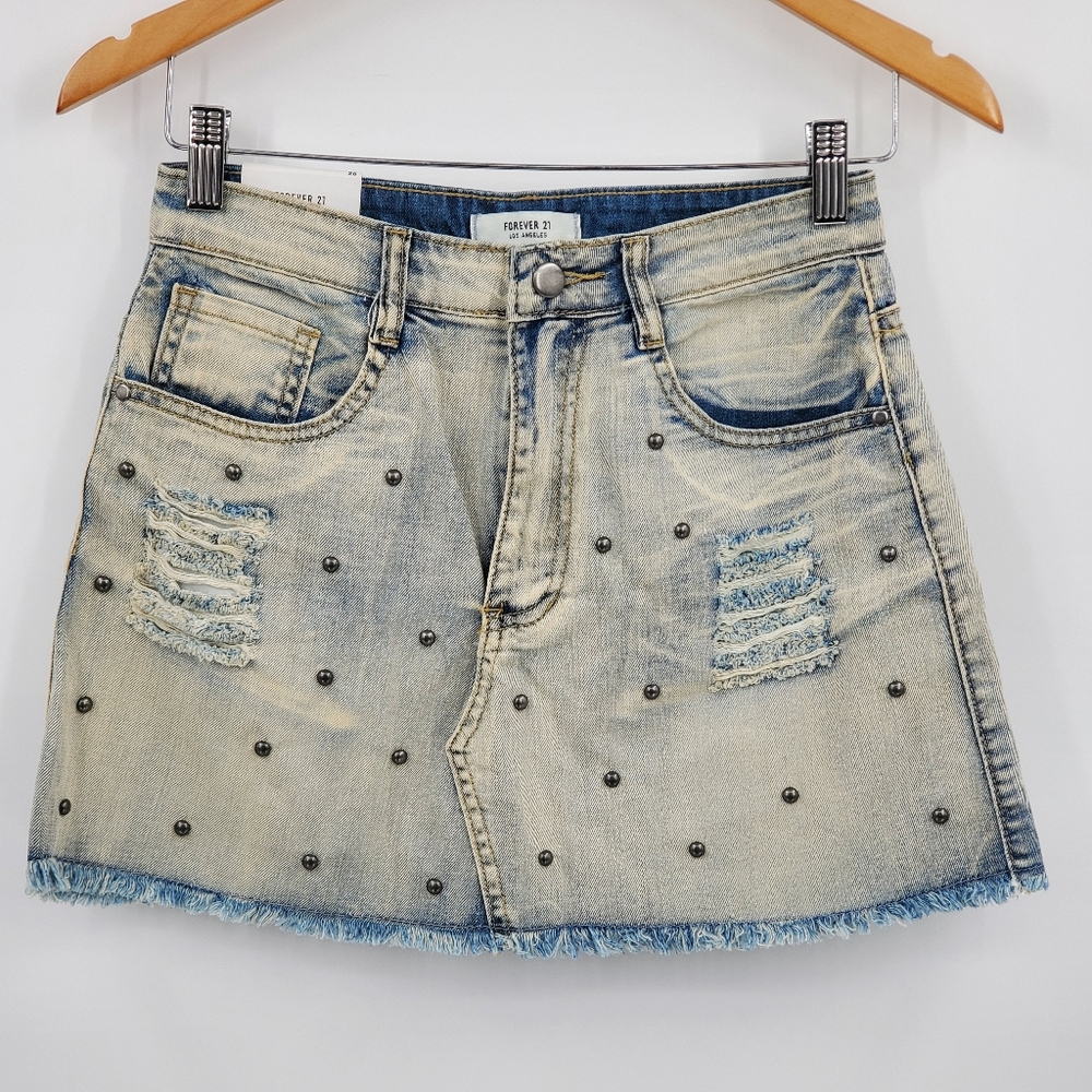 ◇◇ Forever 21 Studded Distressed Denim Mini Skirt Size 25 NWT